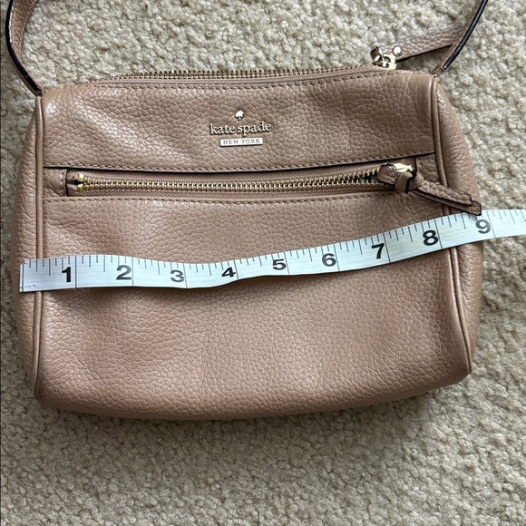 Kate Spade Neutral Tan Crossbody Purse Bag Adjustable Strap Pebble Leather - Picture 3 of 10